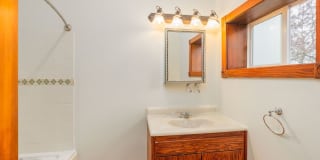 Downtown home for rent. Gallery 25