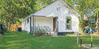 825 W Nelson Street Gallery 1