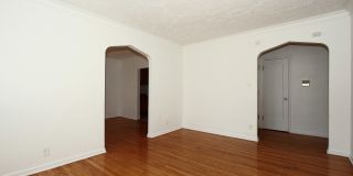 8241 S Ellis Gallery 9