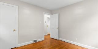 11110 Wayburn Street Gallery 10