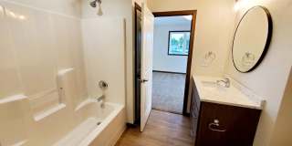 3 Bed 2.5 Bath Townhome! Gallery 22