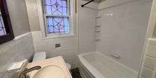 One Bedroom Apartment with Garage Parking! Gallery 16