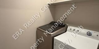 Move-In Bonus!! 3 Bed 2.5 Bath Twin Home in Crescent Hills Gallery 18