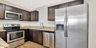 Luxurious One, Two and four-Bedroom Apartment Homes Gallery 3
