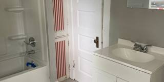CANDY STRIPE HOME! 4 BD/2 BA Gallery 12