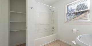 342 Mathews Avenue NE Gallery 22