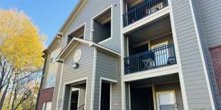 Great 3 bed 2 bath condo in Turnberry Condo's Gallery 1