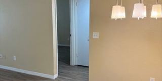 Large one bedroom condominium Gallery 17