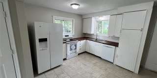 4696 Roosevelt Boulevard Gallery 9