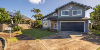 UPGRADED 3BR/2.5BA in Makakilo! NEW Flooring, Fresh Interior Paint & NEW Stainless Steel Kitchen Appliances | Split A/C + Garage & EXTRA Driveway Parking Gallery 1