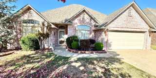 Spacious Stonegate Retreat with Home Office  Outdoor Living Gallery 1