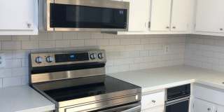 2 Bed/2 Bath Condo located in Green Hills only minutes to Vandy and Easy Interstate Access, 1 Car Garage Gallery 6