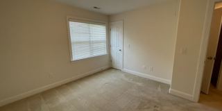Townhouse / Burlington Gallery 17