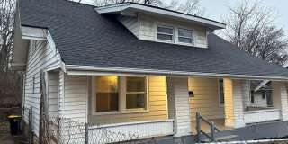 1907 East 50th Street Gallery 1