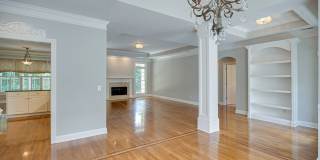 Beautiful Home in Willow Springs Just Minutes to Downtown Franklin Gallery 7