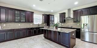 !!!NOW AVAILABLE!!! Beautiful 4-Bedroom PET FRIENDLY Home for Rent in RANDAL PARK! Gallery 35