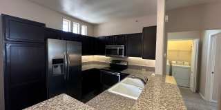 2 Bed, 2 Bath in Courtyard Estates! Gallery 4