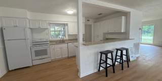 3 Bedroom 2 Bath Single Family Home w/Garage & Bonus Room Gallery 11