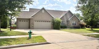 2701 East Glenhurst Lane 2701 East Glenhurst Lane Gallery 1