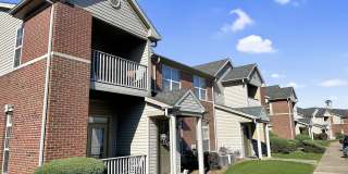 Castle Schools*********Large 2 Bedroom 2 Bath**********Newburgh Indiana Living Gallery 1