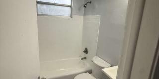 1305 W 6th St #1-4 Gallery 12