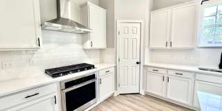 Spacious 3 Bedroom Home with Office on a Large Lot in Northwoods Gallery 11