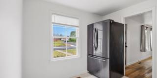 Comfortable Living in a Convenient Location – Charming 3BR 1BA Home at 2403 W Everett Gallery 17