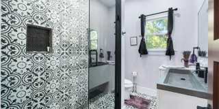 Spacious custom design 2 bed 1 bath Apartment for rent 709 W 14th st. Gallery 31