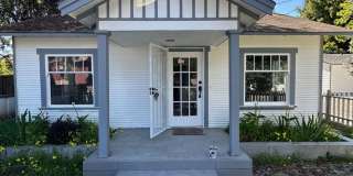 Cozy Santa Cruz Cottage Gallery 1