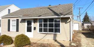 2 Bedroom, 1 Bath Home Available in Peoria IL! Gallery 1