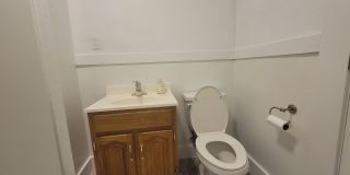 Charming 2 bed 1 bath Gallery 10