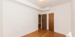 1509 West Barry Avenue Gallery 7