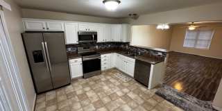 End Unit Townhome with Unfinished Basement Gallery 4
