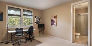Large home in gated Awbrey Glen neighborhood Gallery 21