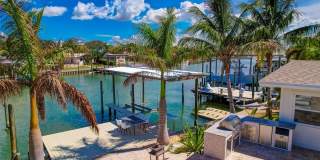 807 SNUG Island Gallery 21