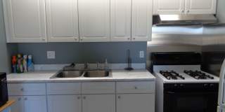 Remodeled Guest House in Quartz Hill All Utilities Included Gallery 1