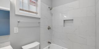2224 N Kenwood Avenue Gallery 15