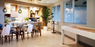 Del Oro on Broadway Gallery 3