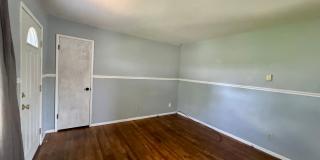 Renovated 2 bed 1 bath duplex near town center Gallery 14