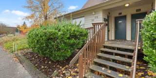MOVE IN READY! Includes water, sewer and garbage. 2 bed 1 bath downtown Olympia! Gallery 4