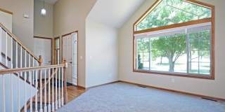 Beautiful 3 bedroom + Den, 2 Bathroom, 3 car garage single family home. MUST SEE! Gallery 4