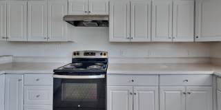 5116 East 28th Avenue Gallery 4