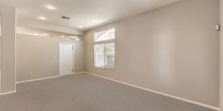 single story / 3 car garage / 3 bedrooms / 3 baths Gallery 5