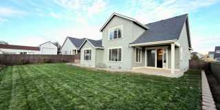 Large 3 bedroom, 3 bath newer build in sought after East Wenatchee neighborhood! Gallery 1