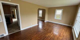 Charming 3 Bedroom Home With Fireplace and 2-Car Garage in Moline! Gallery 5