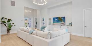 685 6th Ave Gallery 4