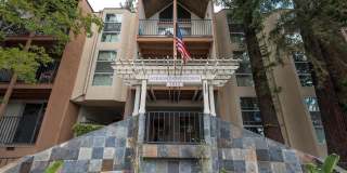 Atrium Downtown Gallery 18