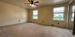 Beautiful Two Bedroom Townhouse in Plum! Equipped Kitchen, Patio & More! Call Today! Beautiful Two Bedroom Townhouse in Plum! Equipped Kitchen, Patio & More! Call Today! Gallery 5
