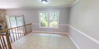 Charming 3 bedroom / 2 bathroom home with large fenced backyard near shopping & Fort Bragg! Gallery 7