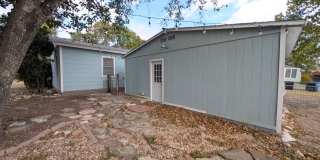 2/1 House With a Detached Garage / Garage Has Pool Table & Bathroom / Large Corner Lot / NBISD Gallery 53